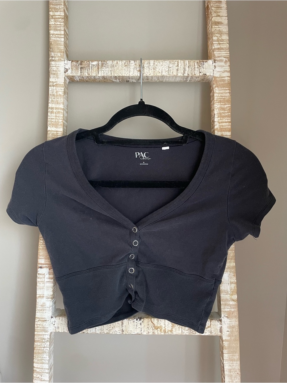 PacSun Black Cropped Button-Front Tee